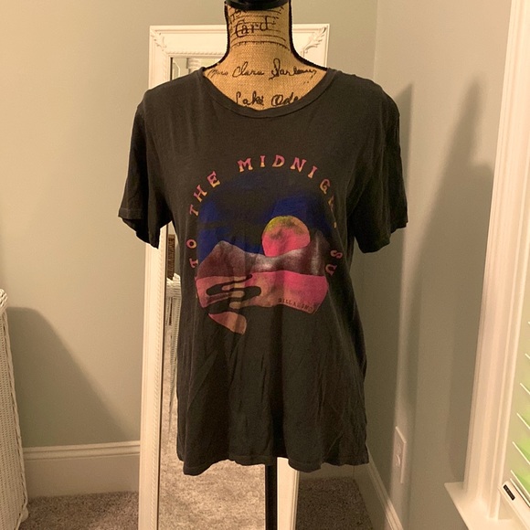 Billabong Tops - Billabong short sleeve grey t-shirt, size M.